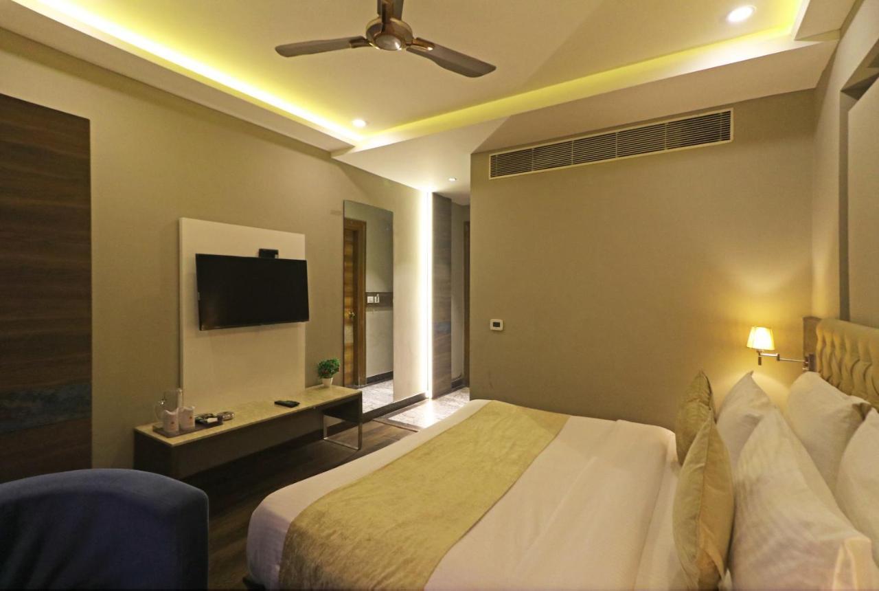 The Ivy Grand Hotel In City Centre With Free Secured Parking New Delhi Luaran gambar