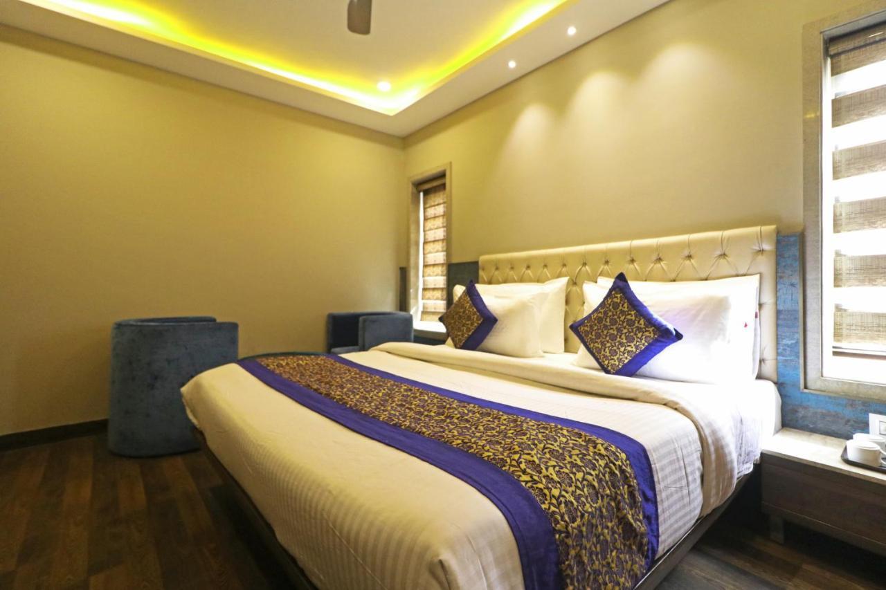 The Ivy Grand Hotel In City Centre With Free Secured Parking New Delhi Luaran gambar