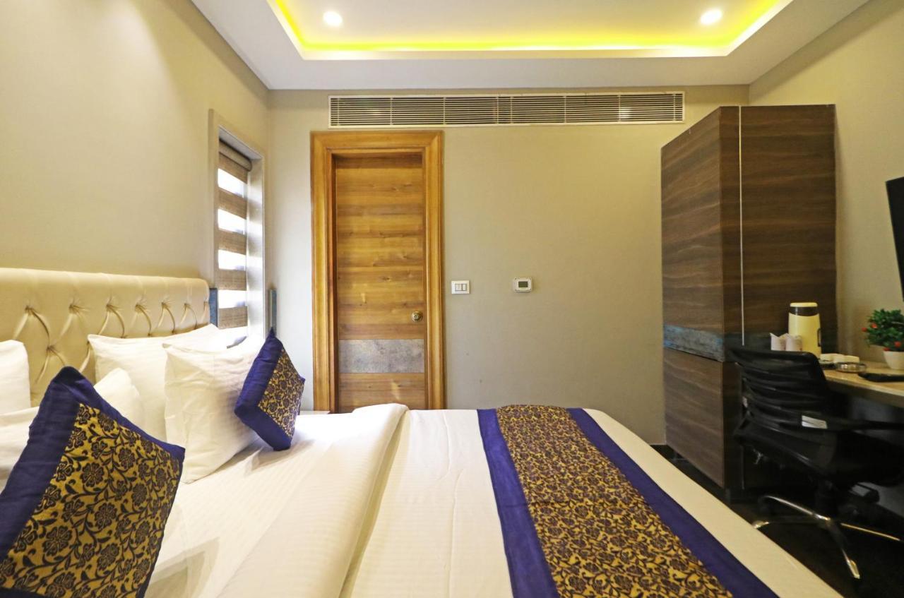 The Ivy Grand Hotel In City Centre With Free Secured Parking New Delhi Luaran gambar