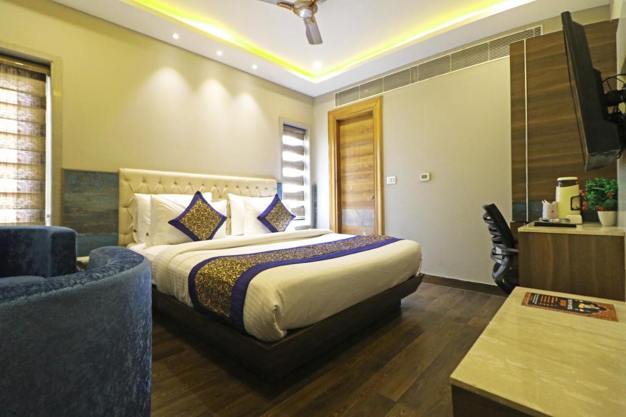 The Ivy Grand Hotel In City Centre With Free Secured Parking New Delhi Luaran gambar