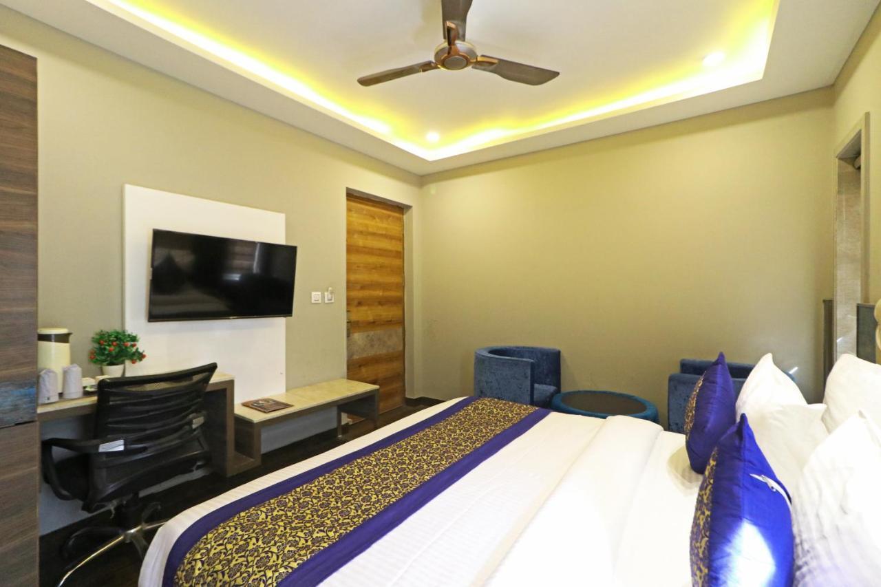 The Ivy Grand Hotel In City Centre With Free Secured Parking New Delhi Luaran gambar