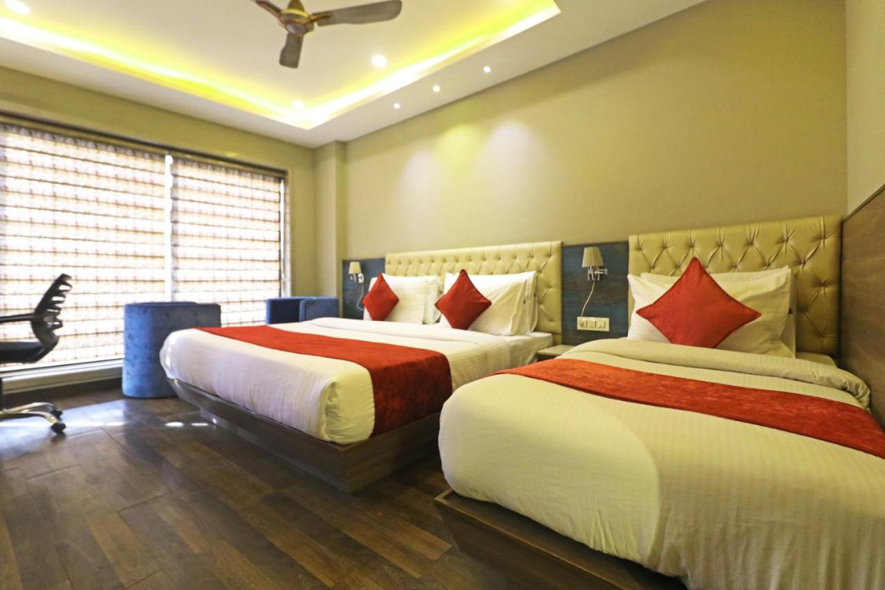 The Ivy Grand Hotel In City Centre With Free Secured Parking New Delhi Luaran gambar
